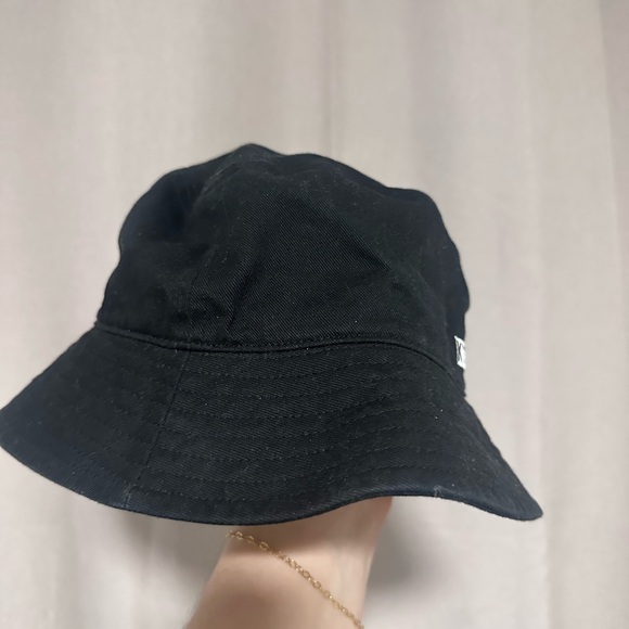 Kith & Kin - Picture 3 of 10